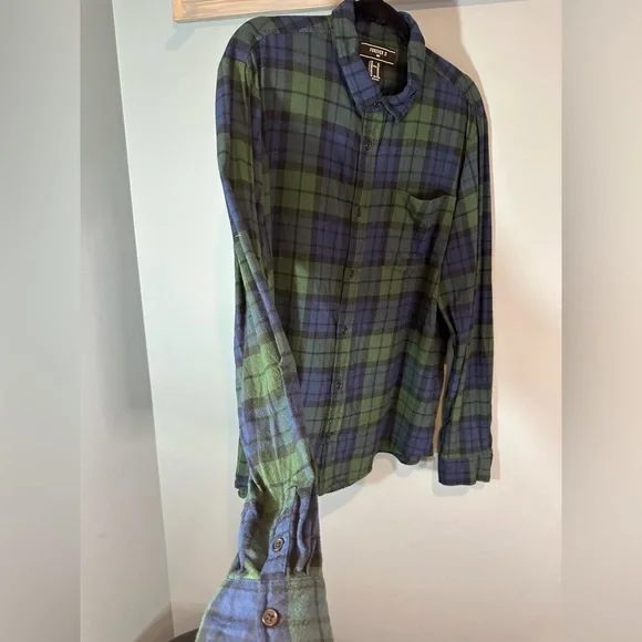 Forever 21 Men Blue/Black/Green Plaid Button Up Long Sleeve Flannel - Picture 4 of 6